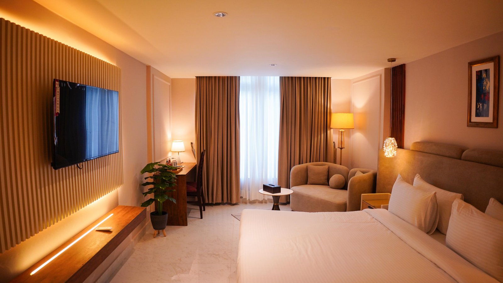 Atlas Hotel executive suite room