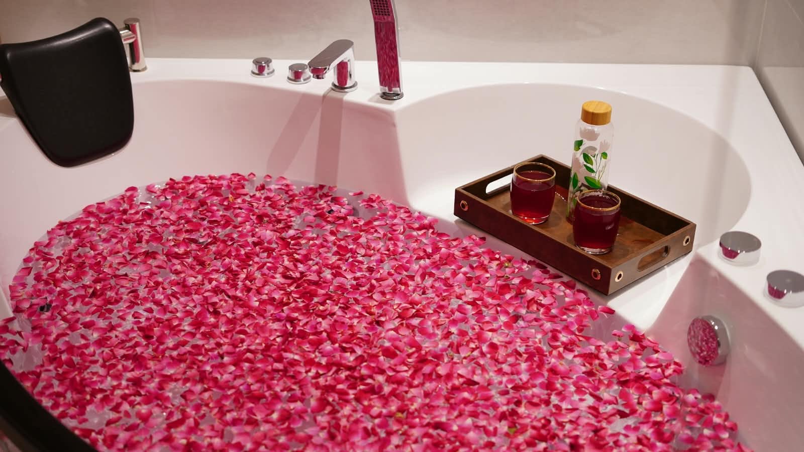 Atlas Hotel luxury room with jacuzzi
